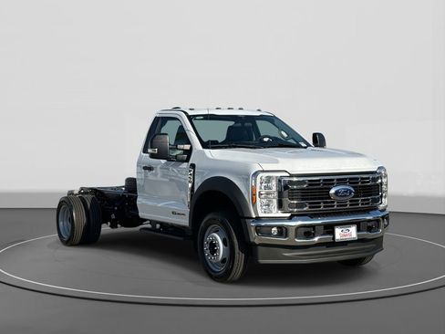 New 2026 Ford F450 XL w/ XL Chrome Package image 4