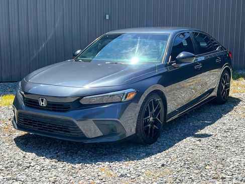Used 2022 Honda Civic Sport image 1