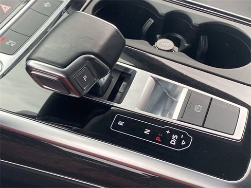 Used 2021 Audi Q8 Premium Plus w/ Premium Plus Package image 31