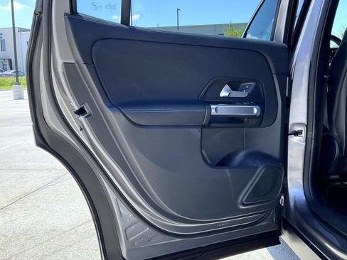 Used 2021 Mercedes-Benz GLB 250 4MATIC image 21