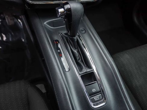 Used 2018 Honda HR-V EX image 19