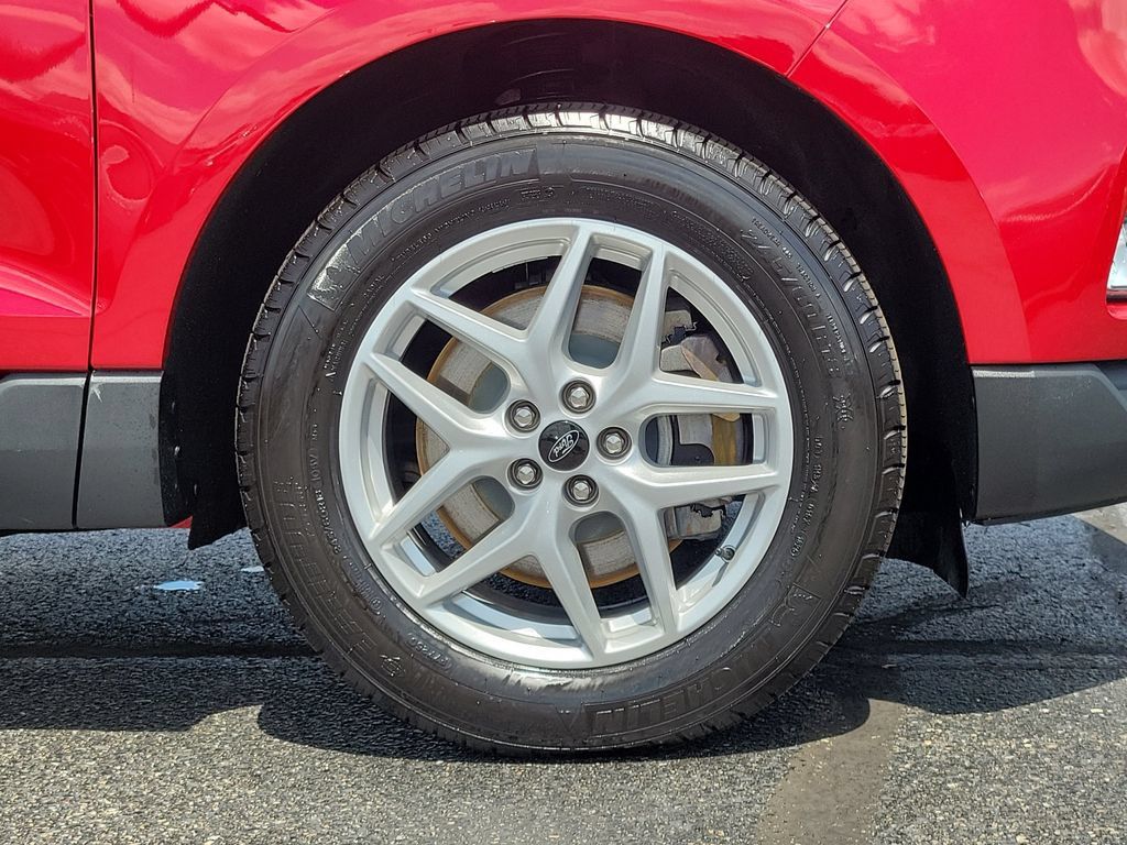 Certified 2024 Ford Edge SEL w/ Convenience Package AWD/4WD image 9
