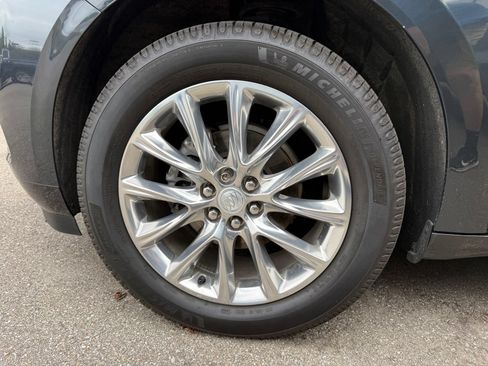 Used 2021 Buick Enclave Essence w/ Trailering Package, 5000 lbs. FWD image 9