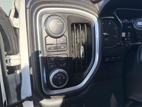 Used 2020 GMC Sierra 2500 AT4 w/ AT4 Premium Package image 22