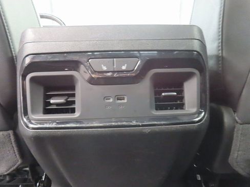 Used 2025 GMC Sierra 2500 AT4 image 11