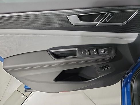 New 2025 Volkswagen Atlas Cross Sport SEL image 10