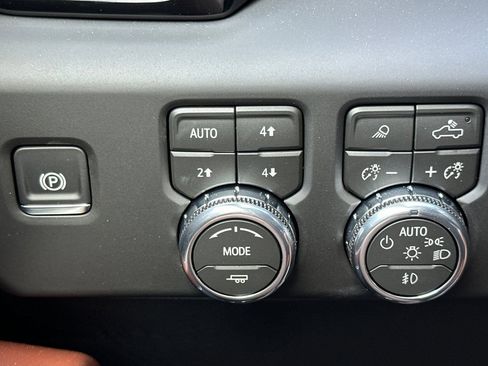Used 2026 GMC Sierra 1500 Denali Ultimate AWD/4WD image 40