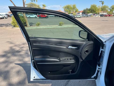 Used 2022 Chrysler 300 Touring image 21