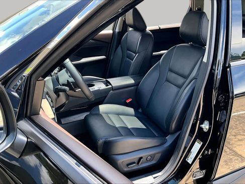 Certified 2023 Nissan Rogue SV w/ SV Premium B Package FWD image 8