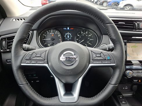 Used 2022 Nissan Rogue Sport SL w/ Premium Package image 18