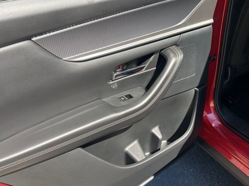 Used 2025 MAZDA CX-70 Plug-In Hybrid w/ Premium Pkg image 23