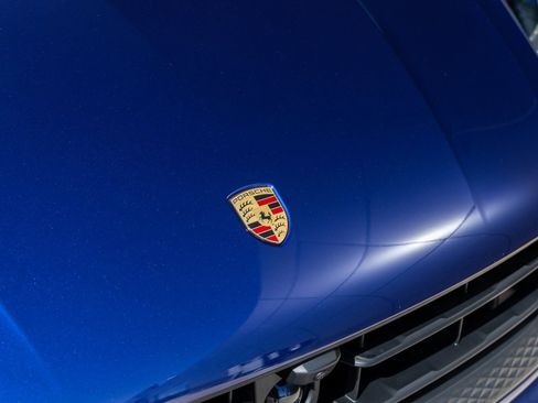 Certified 2025 Porsche Macan image 19