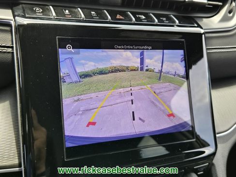 Used 2024 Jeep Grand Cherokee Laredo AWD/4WD image 24