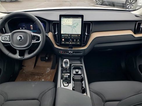 New 2026 Volvo XC60 B5 Plus w/ Protection Package Premier image 28