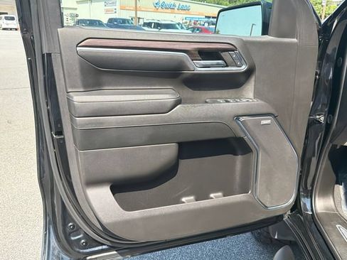Used 2024 Chevrolet Silverado 1500 LT Trail Boss w/ Convenience Package II AWD/4WD image 12
