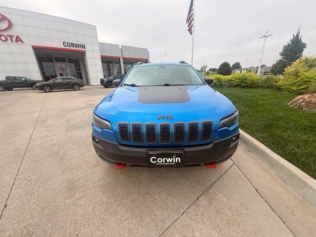 Used 2019 Jeep Cherokee Trailhawk w/ Cold Weather Group AWD/4WD image 10