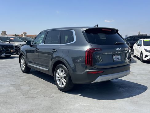 Used 2022 Kia Telluride LX FWD image 4