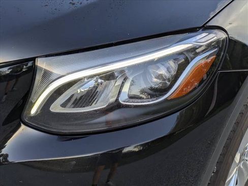 Used 2018 Mercedes-Benz GLC 350e 4MATIC image 9