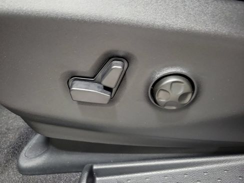 New 2027 Chrysler Pacifica Select AWD/4WD image 23
