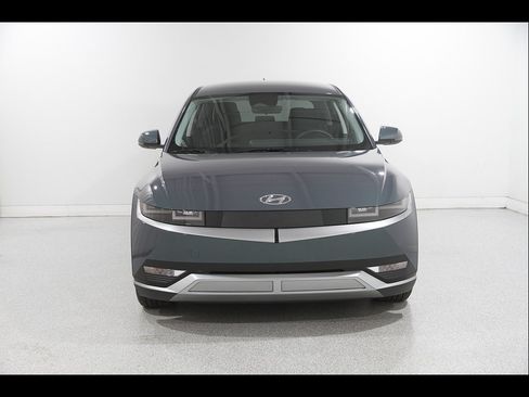 Certified 2024 Hyundai Ioniq 5 SE AWD/4WD image 2