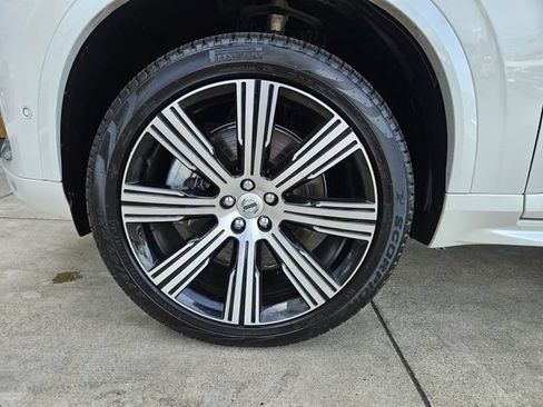 Certified 2024 Volvo XC90 T8 Plus w/ Protection Package Premier AWD/4WD image 9