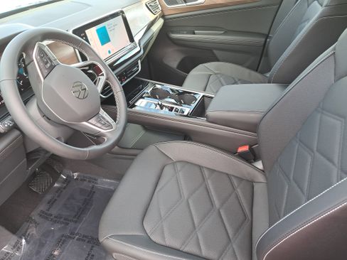 New 2026 Volkswagen Atlas SE image 17