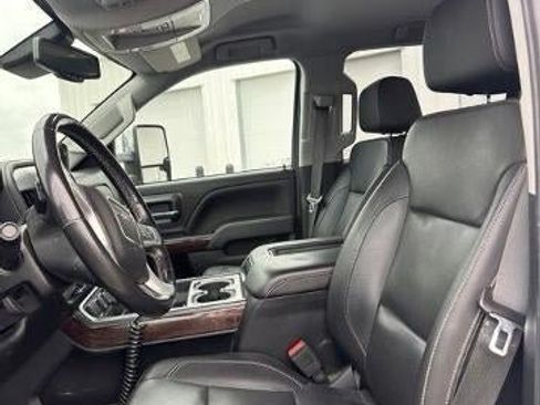 Used 2018 GMC Sierra 2500 SLT w/ Duramax Plus Package AWD/4WD image 12