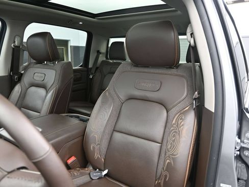 Used 2025 RAM 1500 Limited AWD/4WD image 11