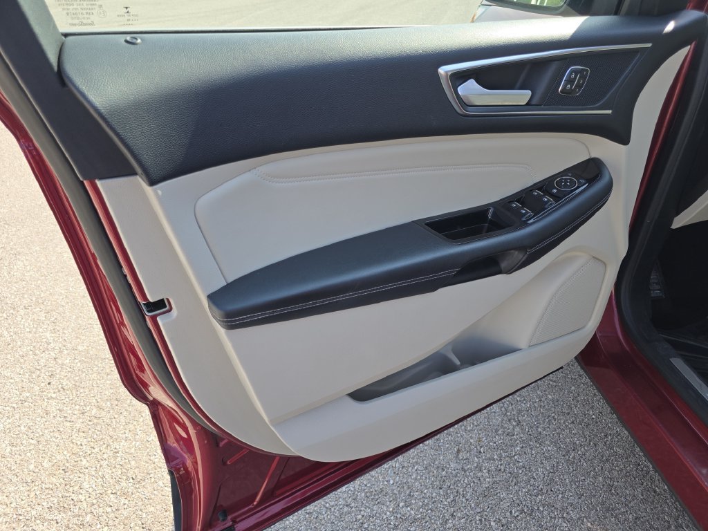 Used 2018 Ford Edge Titanium w/ Equipment Group 302A FWD image 16