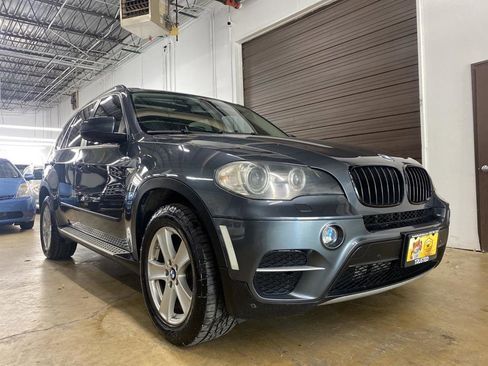 Used 2011 BMW X5 xDrive35d image 3