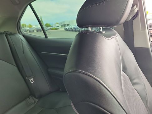 Used 2022 Toyota Camry XSE image 14
