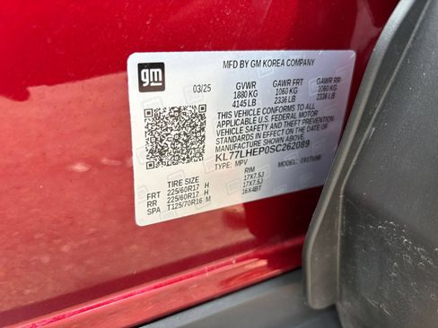 Used 2025 Chevrolet Trax LT w/ LT Convenience Package FWD image 28