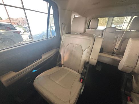Used 2024 Ford Expedition Limited image 45