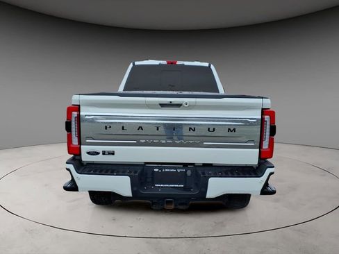 Used 2024 Ford F250 Platinum image 7