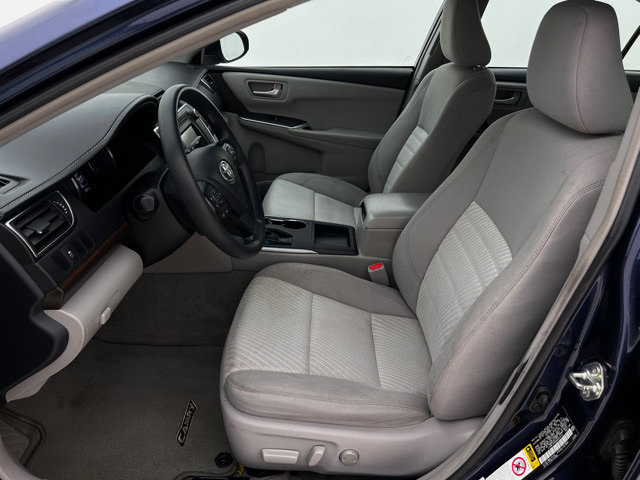 Used 2016 Toyota Camry LE FWD image 11
