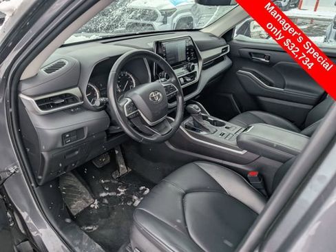 Used 2022 Toyota Highlander XLE image 13