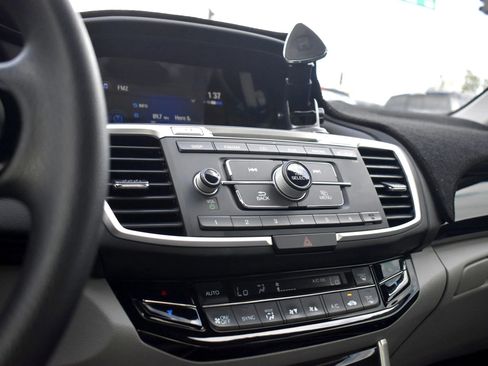 Used 2016 Honda Accord LX image 27