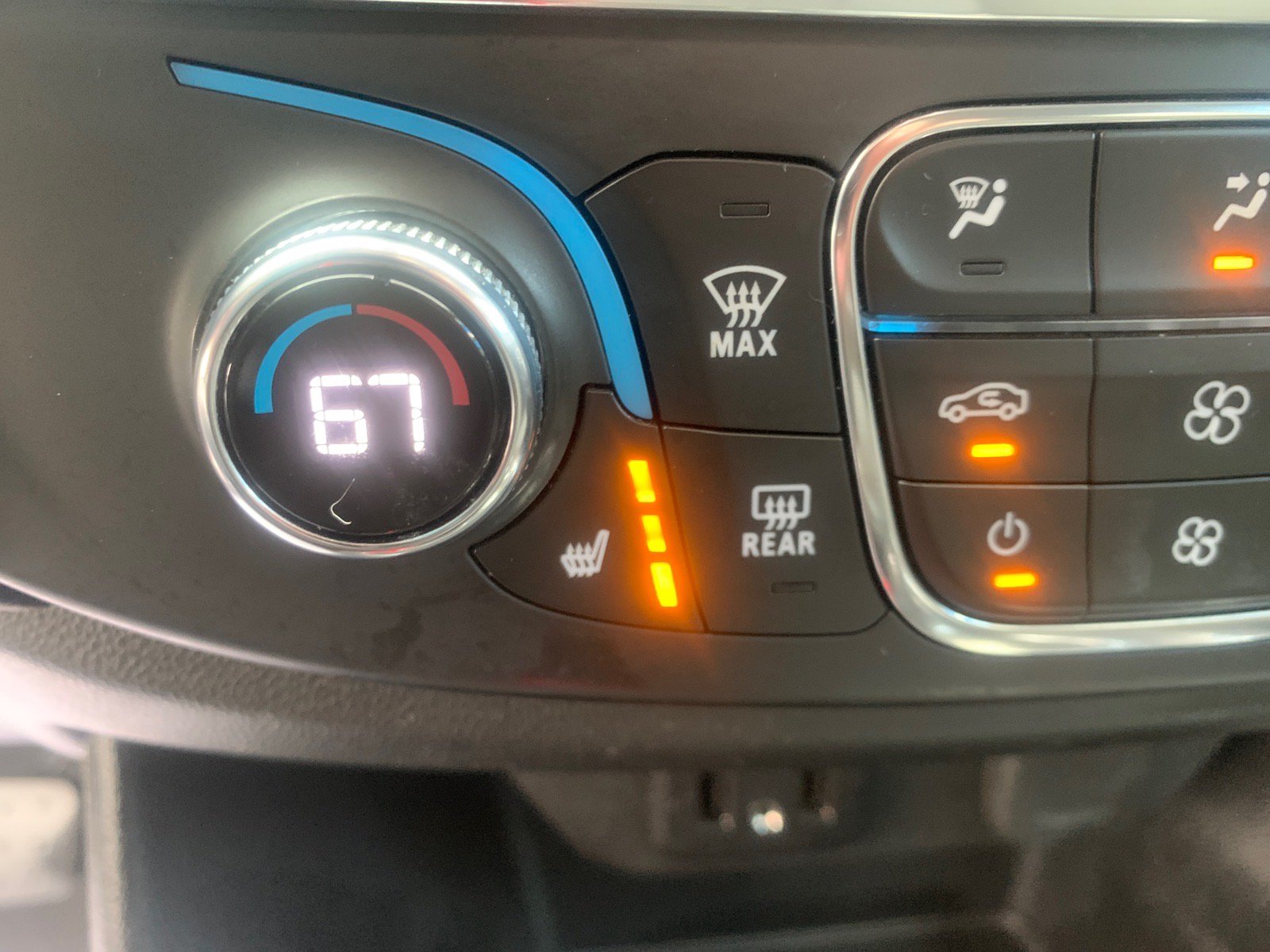 Used 2021 Chevrolet Traverse LT FWD image 18