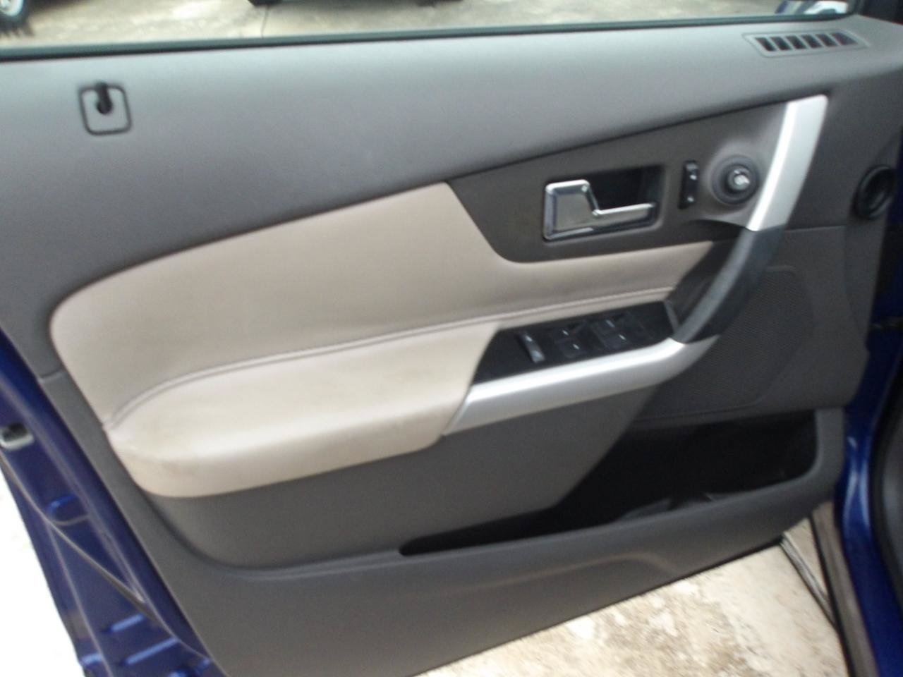 Used 2014 Ford Edge SE FWD image 18