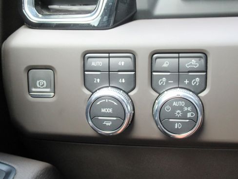 Used 2024 GMC Sierra 2500 Denali w/ Denali Reserve Package AWD/4WD image 21