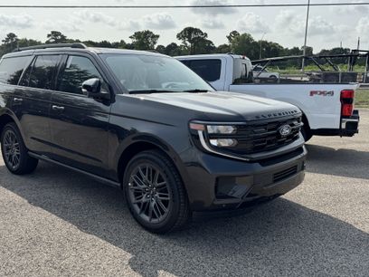 New 2027 Ford Expedition Platinum w/ Stealth Appearance Package