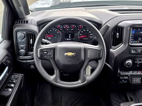 Used 2021 Chevrolet Silverado 2500 Custom w/ Custom Value Package image 14