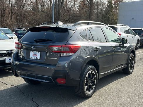 Certified 2022 Subaru Crosstrek 2.0i Premium w/ Moonroof Package AWD/4WD image 5