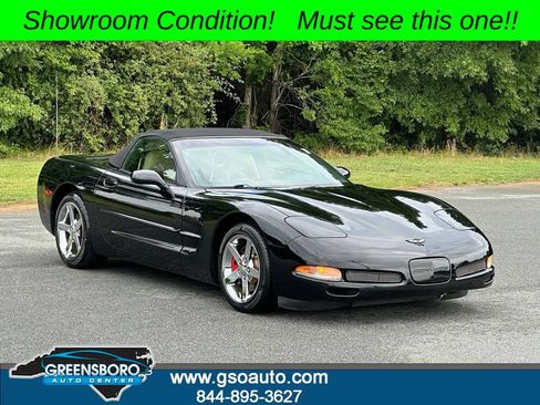 Used 2001 Chevrolet Corvette Convertible w/ Preferred Equipment Group1 RWD image 2