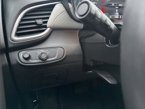 Certified 2022 Chevrolet Trax LT w/ LT Convenience Package image 21