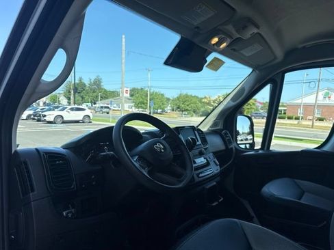 Used 2025 RAM ProMaster 2500 w/ Convenience Group FWD image 10