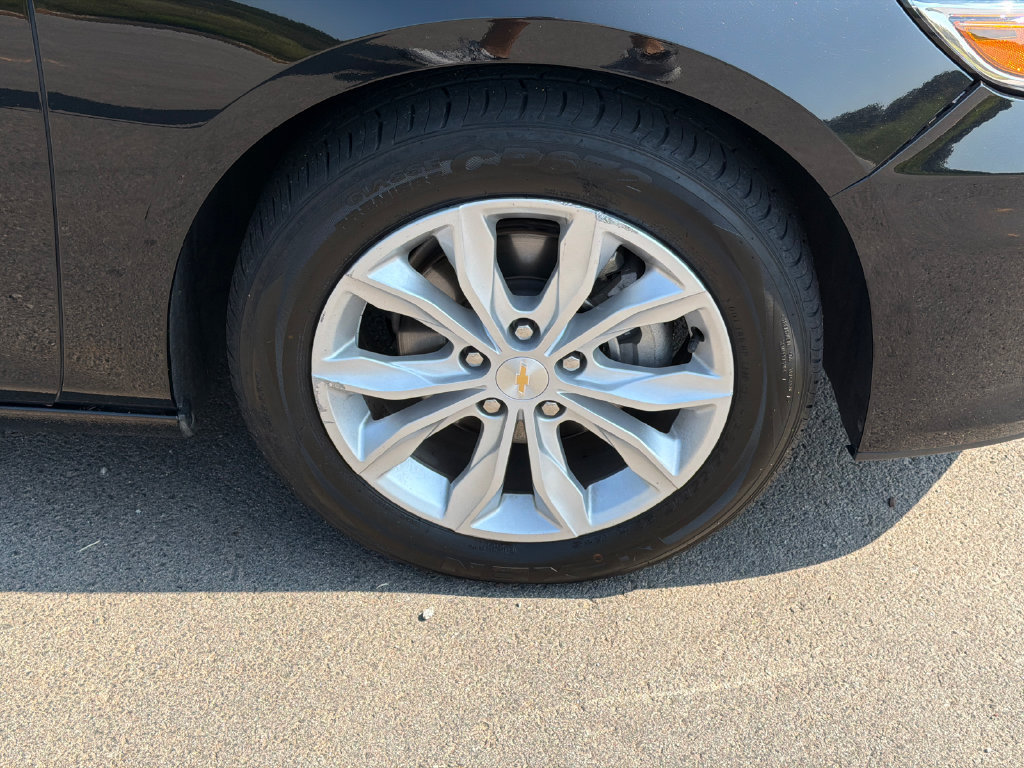 Used 2025 Chevrolet Malibu LT FWD image 12