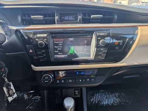 Used 2014 Toyota Corolla LE image 12