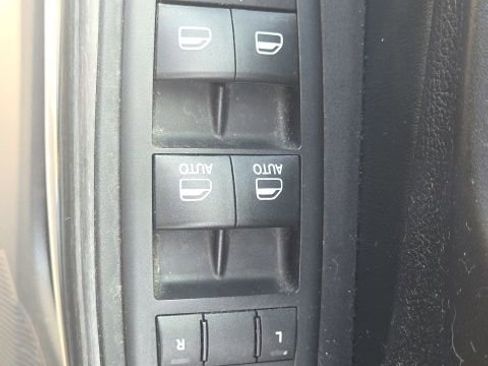 Used 2017 Jeep Cherokee Trailhawk AWD/4WD image 24