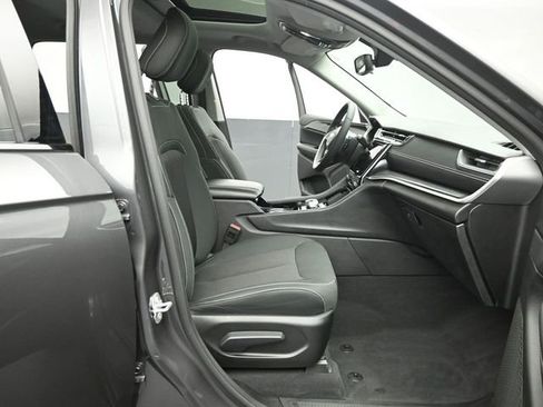 Used 2023 Jeep Grand Cherokee L Laredo w/ Luxury Tech Group I image 29